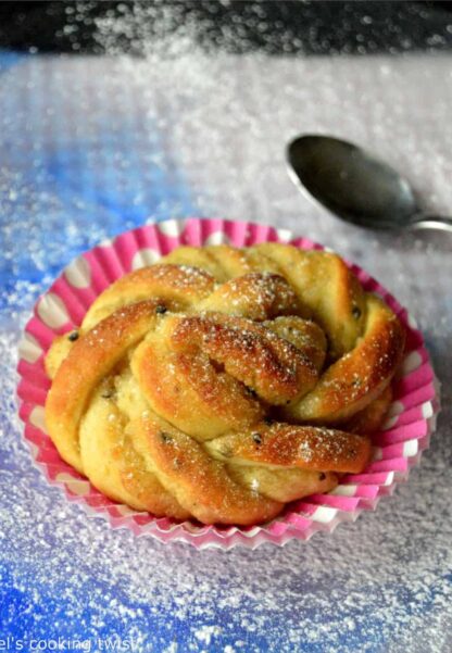 Cardamom buns