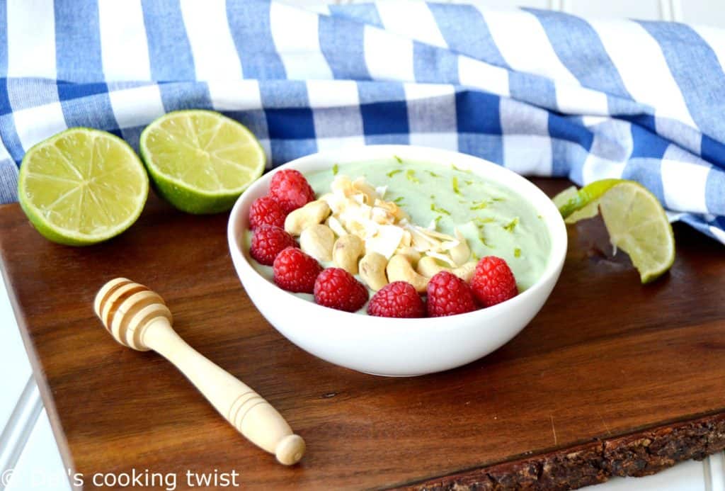 Green avocado smoothie bowl