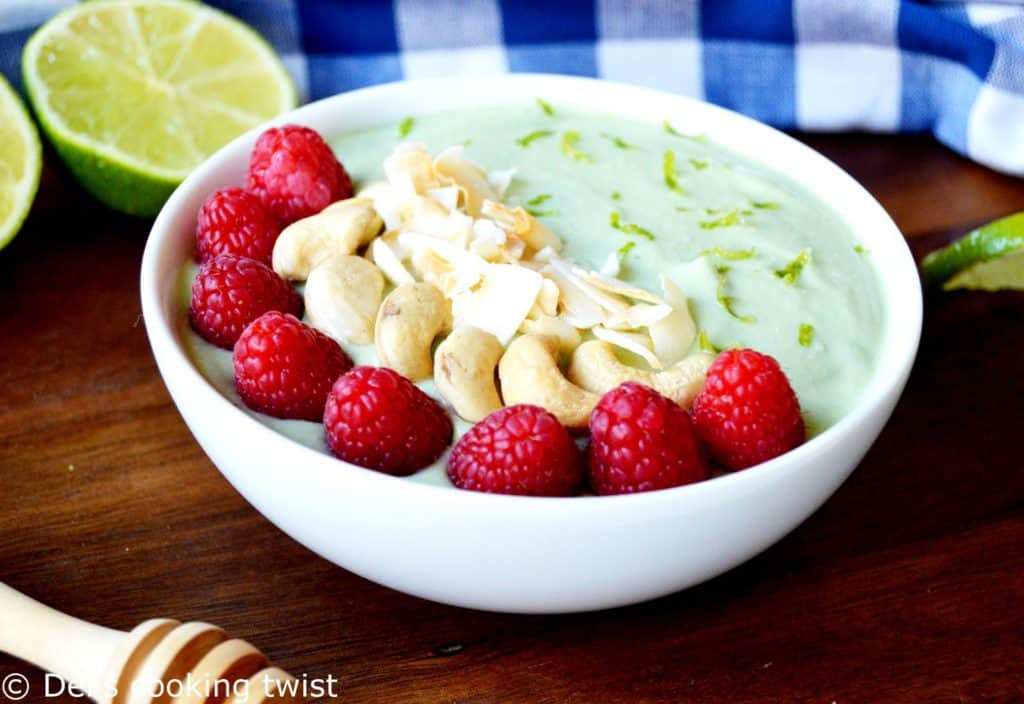 Green avocado smoothie bowl