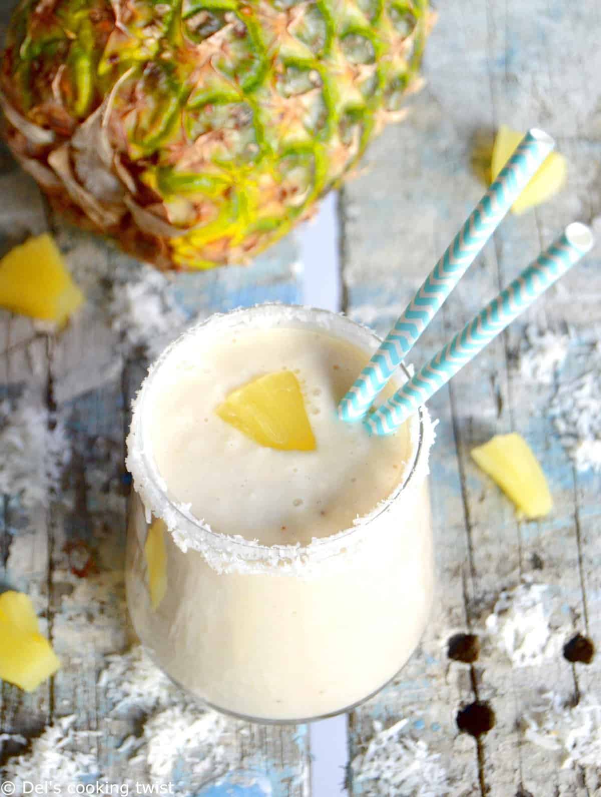 Tropical Pineapple Coconut Smoothie - Del's cooking twist