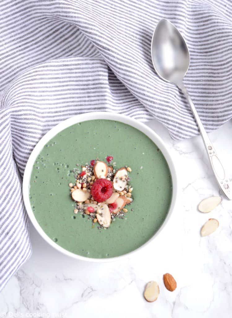 My Favorite Spirulina Smoothie Bowl (vegan) — Del's cooking twist