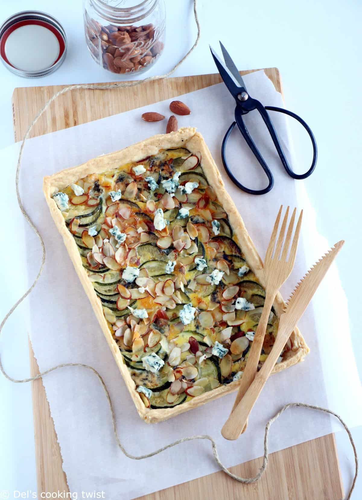 Tarte fine aux courgettes, bleu et amandes effilées