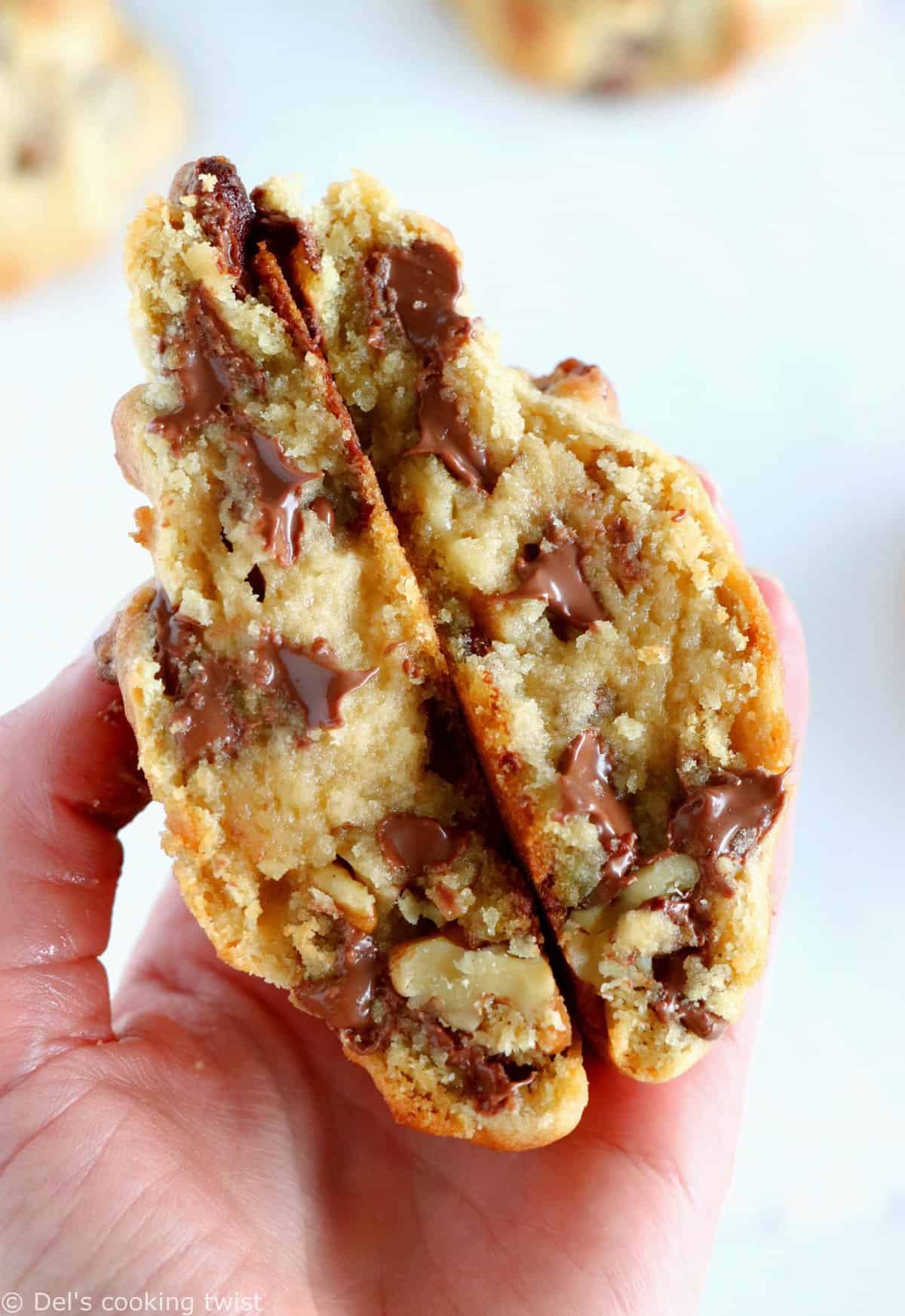 Thick Chocolate Chip Walnut Cookies (Levain bakery copycat) (Levian Bakery  Style!) - Chef Savvy