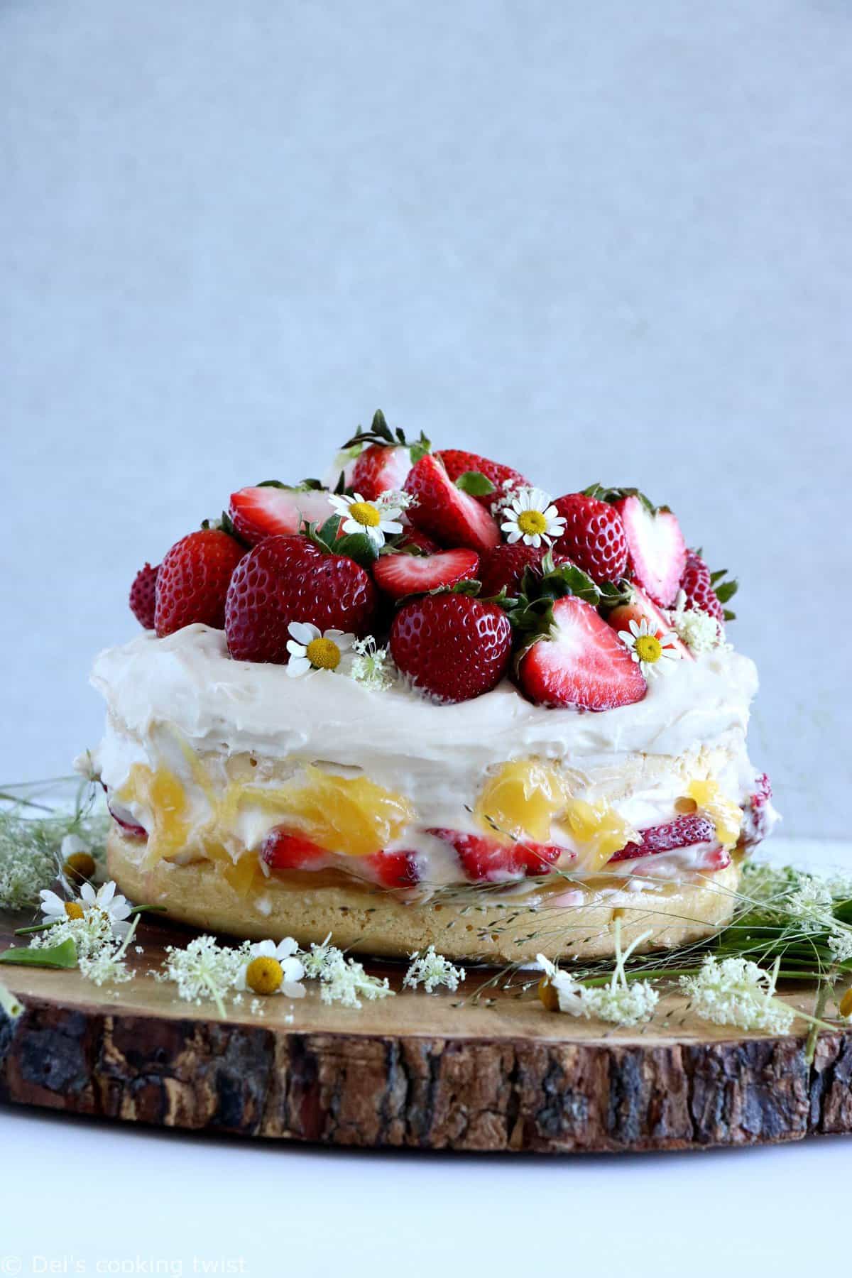Swedish Midsummer Strawberry Cake (Midsommartårta) - Del's cooking twist