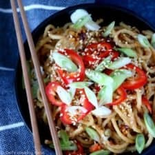 Easy Spicy Peanut Butter Noodles (Vegan) - Del's cooking twist