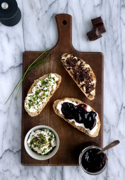 Goûter maison. Les 3 tartines de ma grand-mère. Retour aux basiques, avec ces 3 tartines de ma grand-mère, à la fois rustiques et gourmandes, qui ont bercé les goûters de mon enfance.