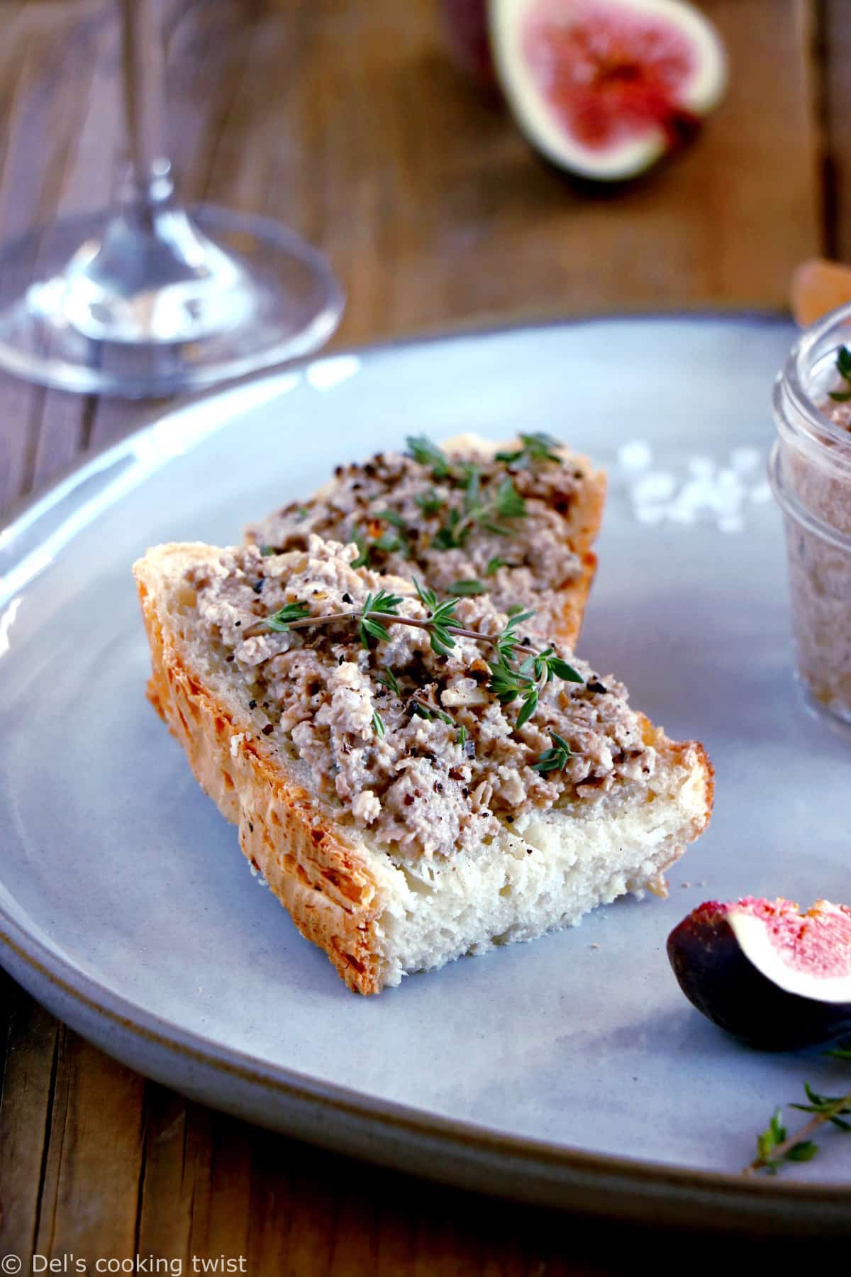 Hands down on this thyme and balsamic mushroom pâté. This easy vegetarian spread is ridiculously simple and perfect served with toasts or crackers.