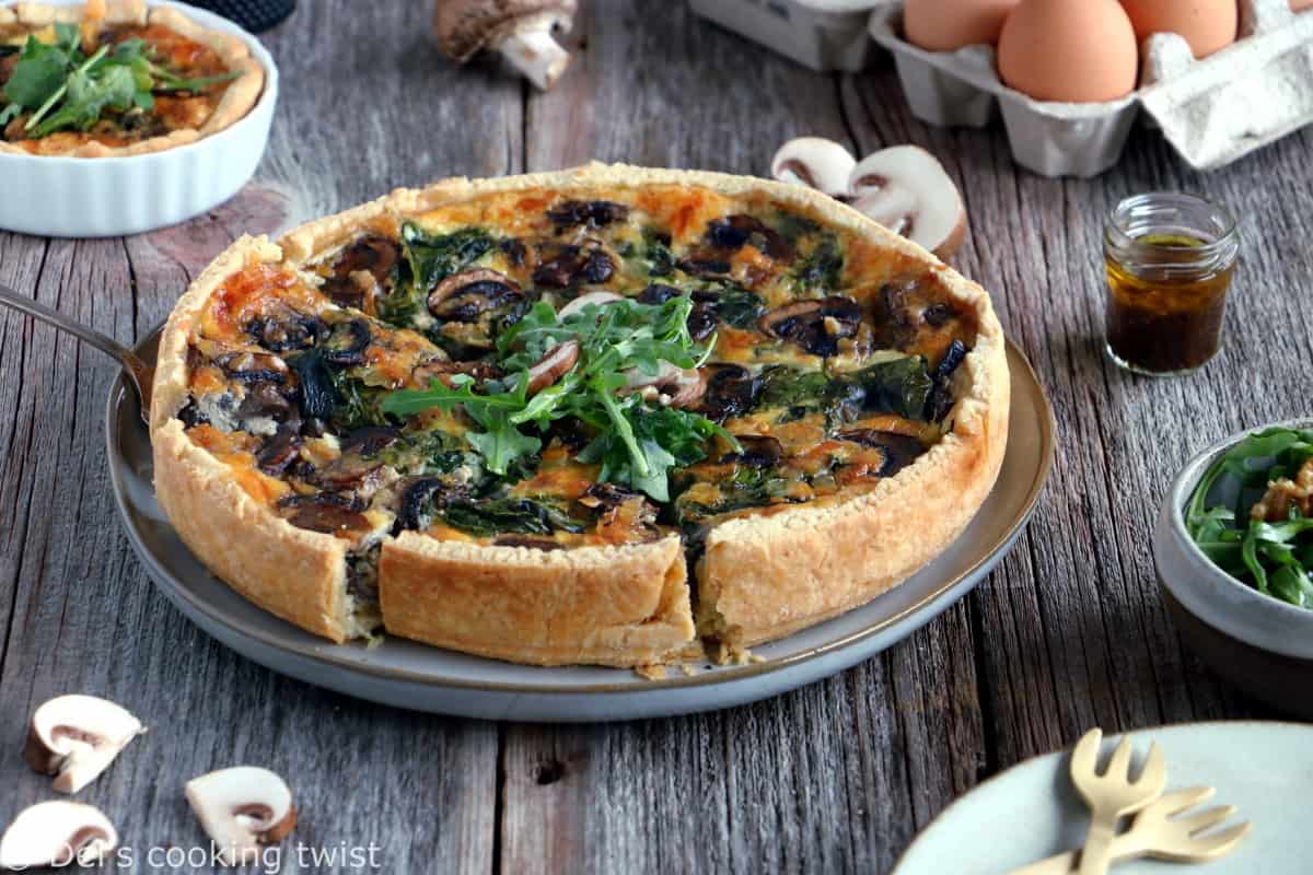 Spinach and mushroom quiche is the ideal family-friendly recipe for busy days or to enjoy in the weekend for a cozy brunch.