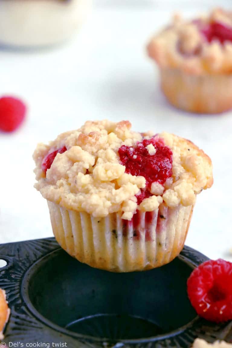 Cardamom Raspberry Streusel Muffins - Del's cooking twist