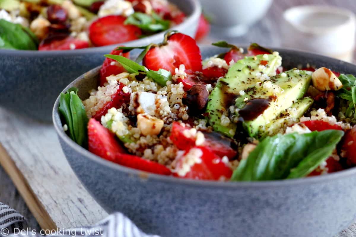 This balsamic strawberry quinoa salad with feta cheese makes an easy summer salad recipe, packed with refreshing flavors.