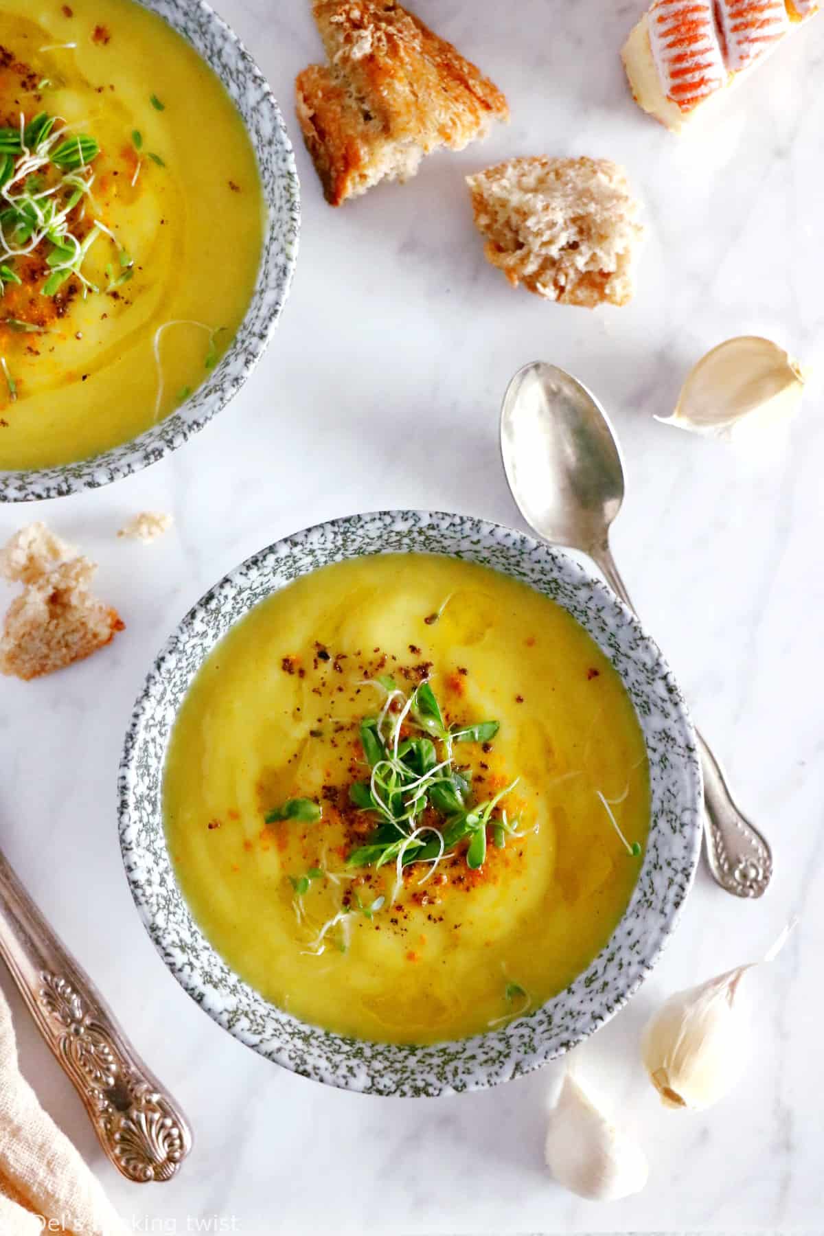 Soupe de poireaux et pommes de terre au curry