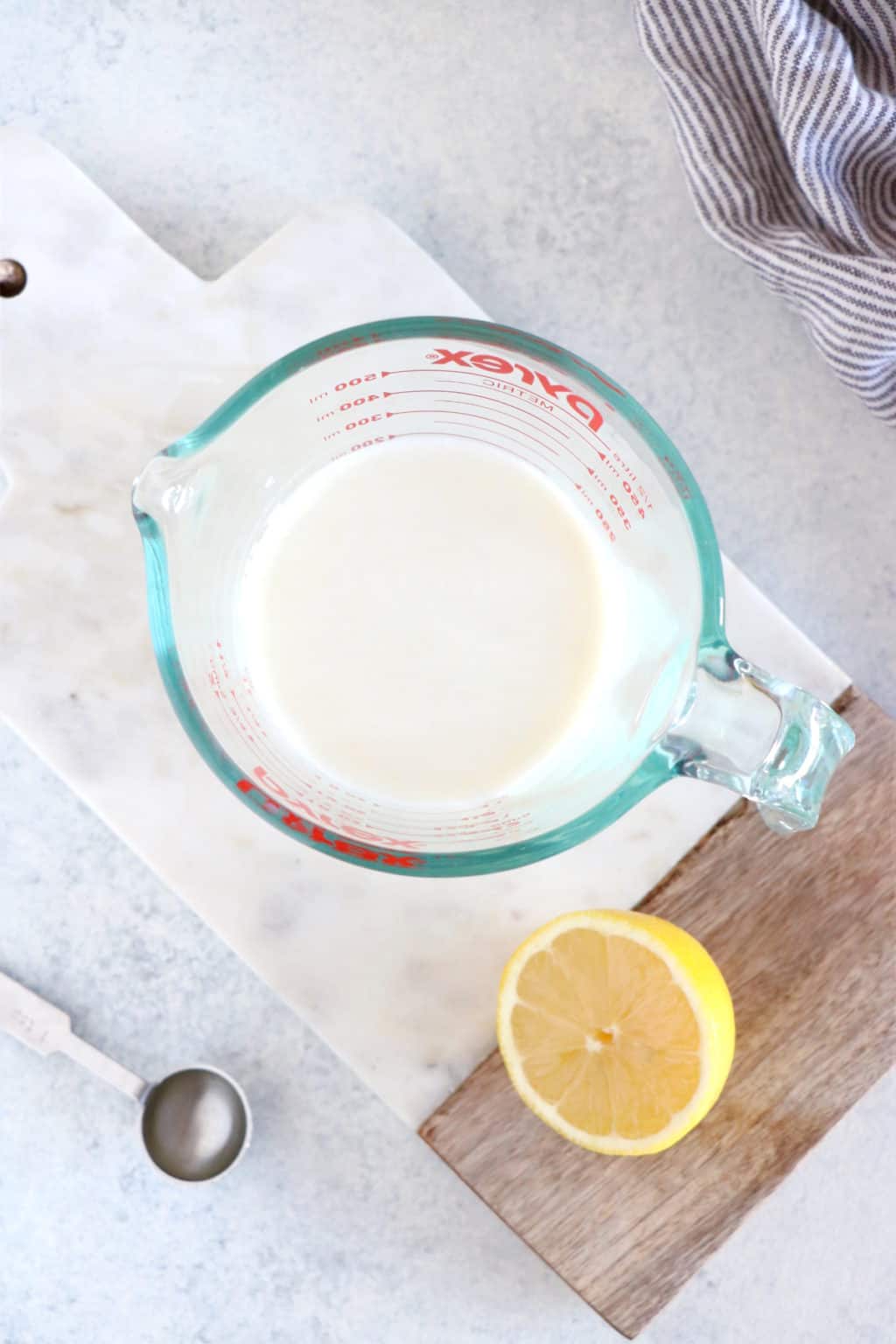 Comment faire du babeurre maison (buttermilk) ? Del