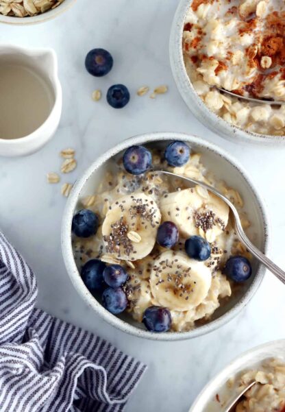 Learn how to make oatmeal from scratch with just 2 simple ingredients and discover all the tips and tricks to master the oatmeal technique. Loaded with fiber, oatmeal makes a satisfying healthy breakfast for busy days.