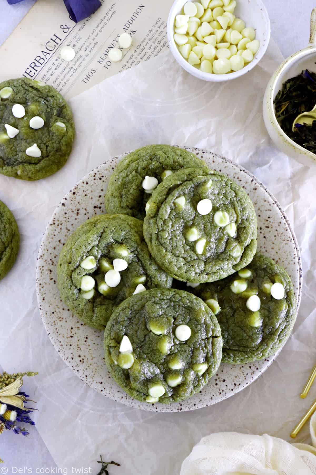 Retrouvez dans ces cookies au thé matcha et pépites de chocolat blanc l'association unique entre l'amertume du thé vert japonais et la douceur du chocolat blanc.