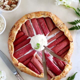 Rustic Geometric Rhubarb Tart. Fun, entertaining and delicious, this rhubarb galette will for sure impress your guests.