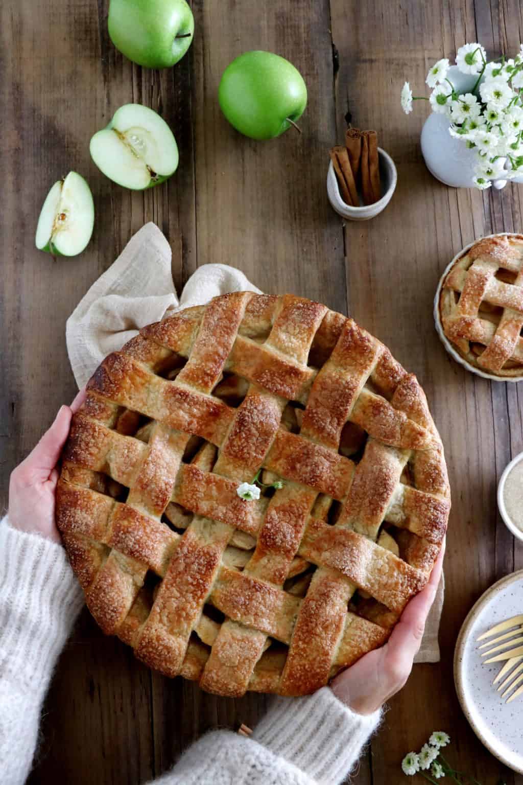 American Apple Pie | The Classic Apple Pie Recipe - Del's cooking twist