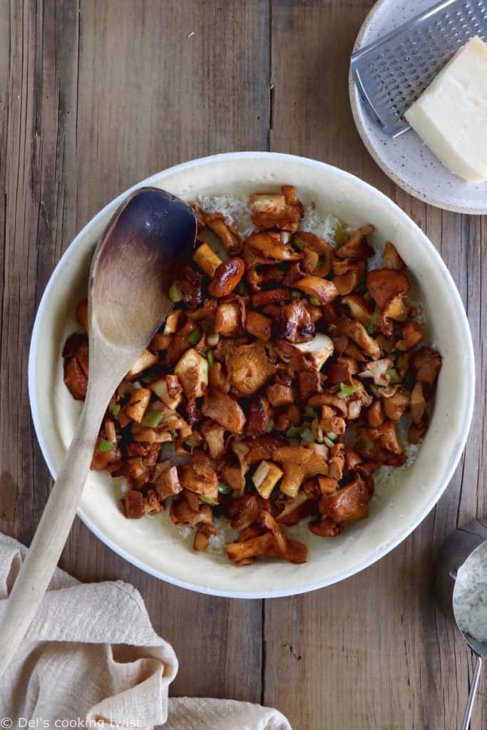 Chanterelle mushroom tart is a traditional Swedish recipe prepared with fresh chanterelles and Västerbotten grated cheese.