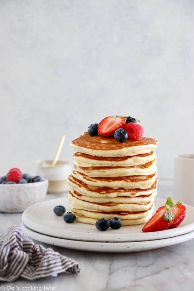 Easy Fluffy American Pancakes - Del's Cooking Twist