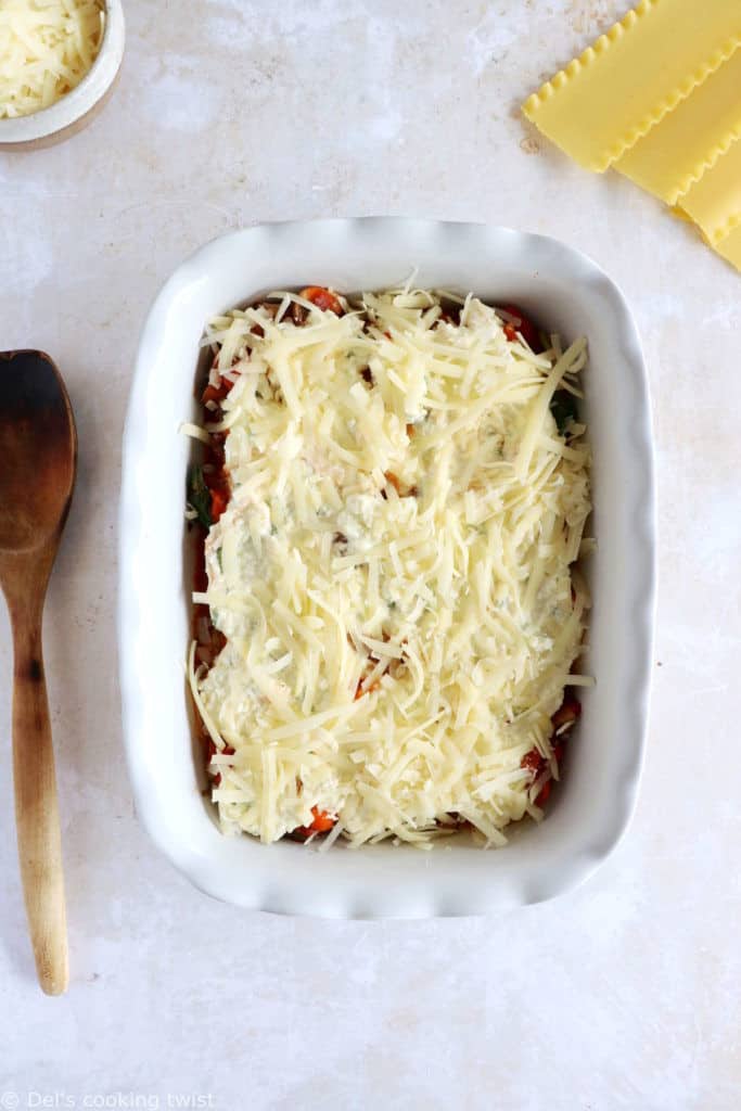 Ces lasagnes aux épinards, champignons et ricotta sont de délicieuses lasagnes végétariennes maison.