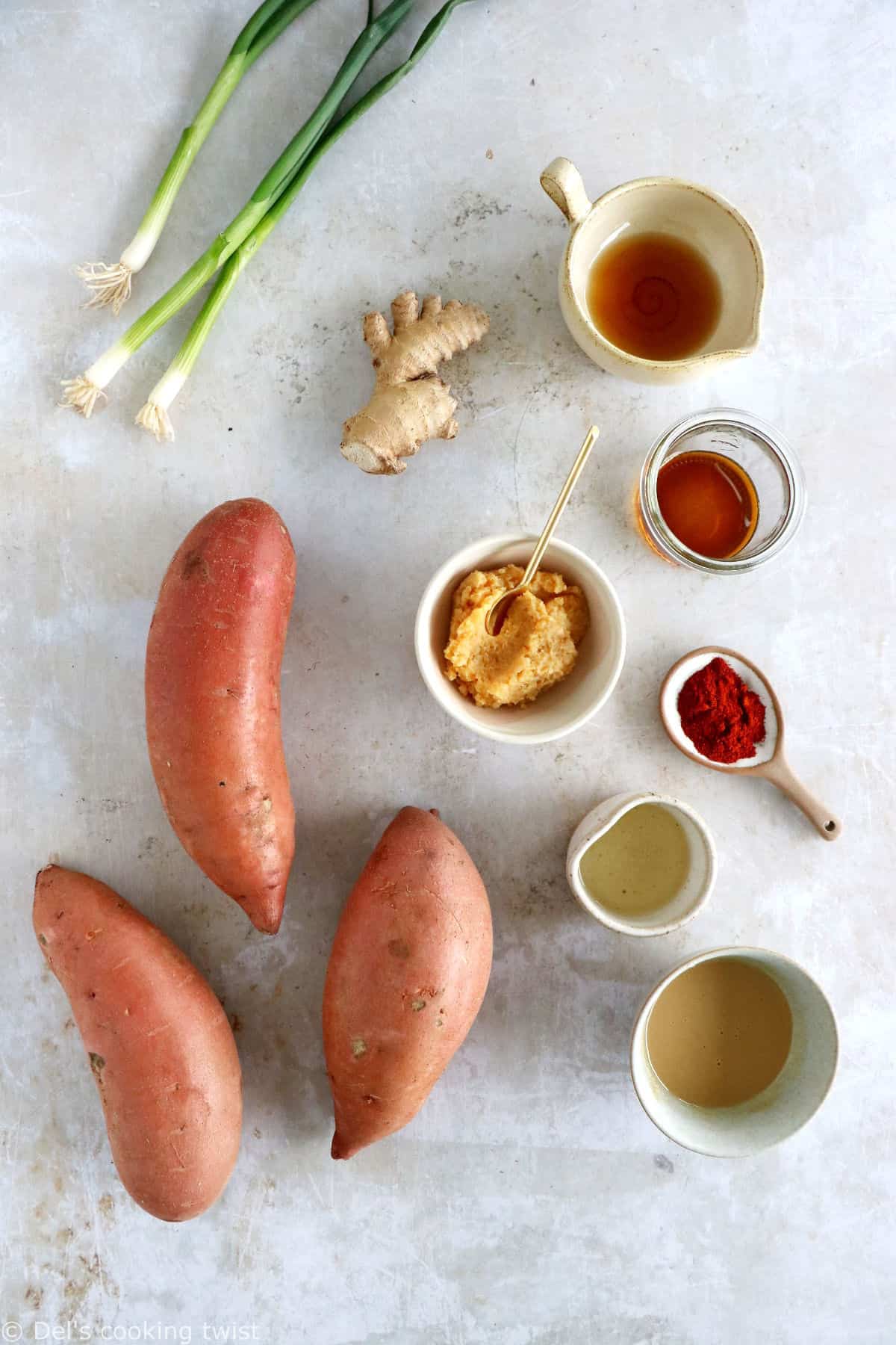 Découvrez les frites de patates douces au miso, un plat de frites croustillantes aux mille saveurs, alliant à la fois douceur, amer, sucré et épicé.