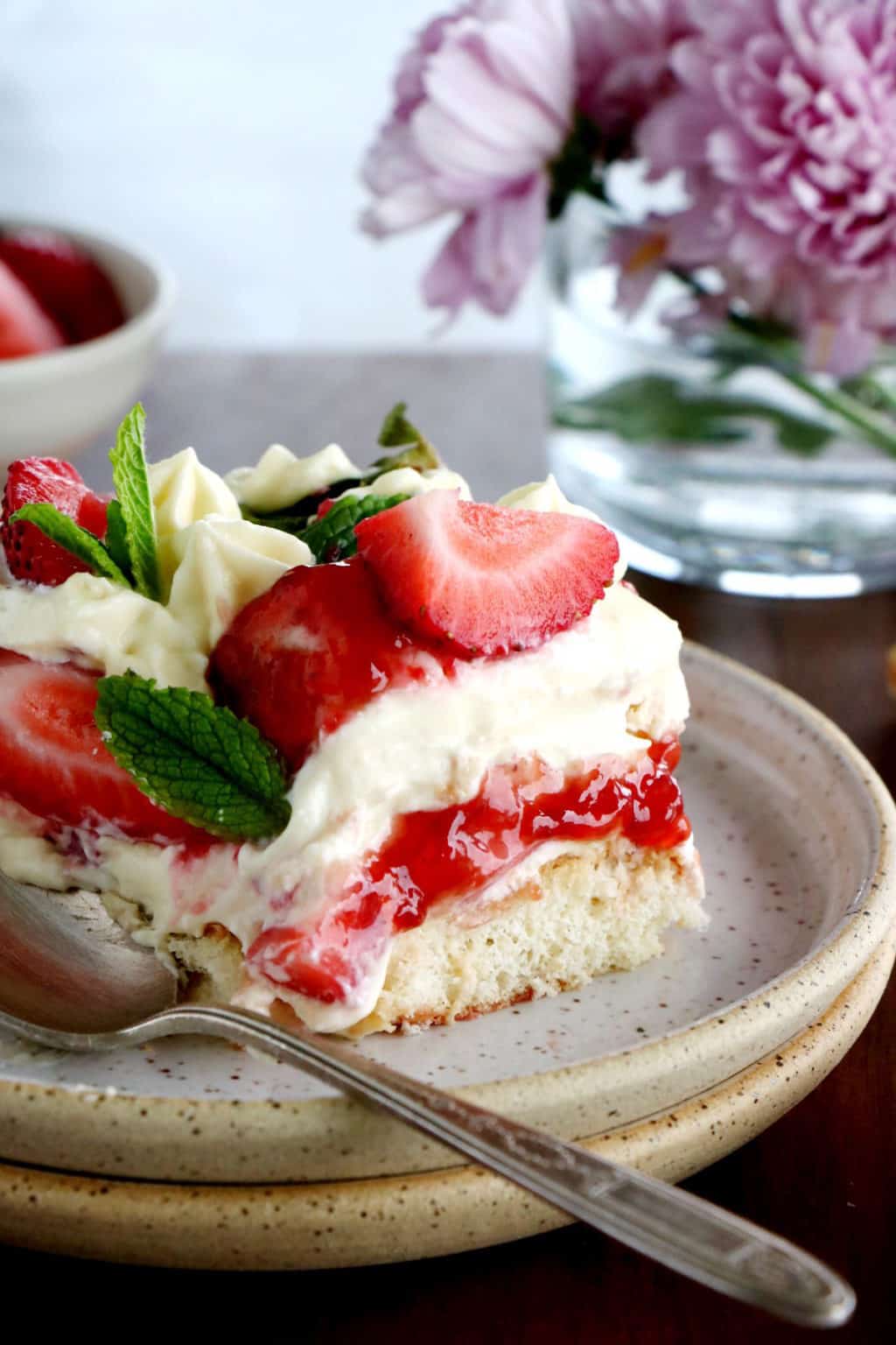 Strawberry Tiramisu - Del's cooking twist