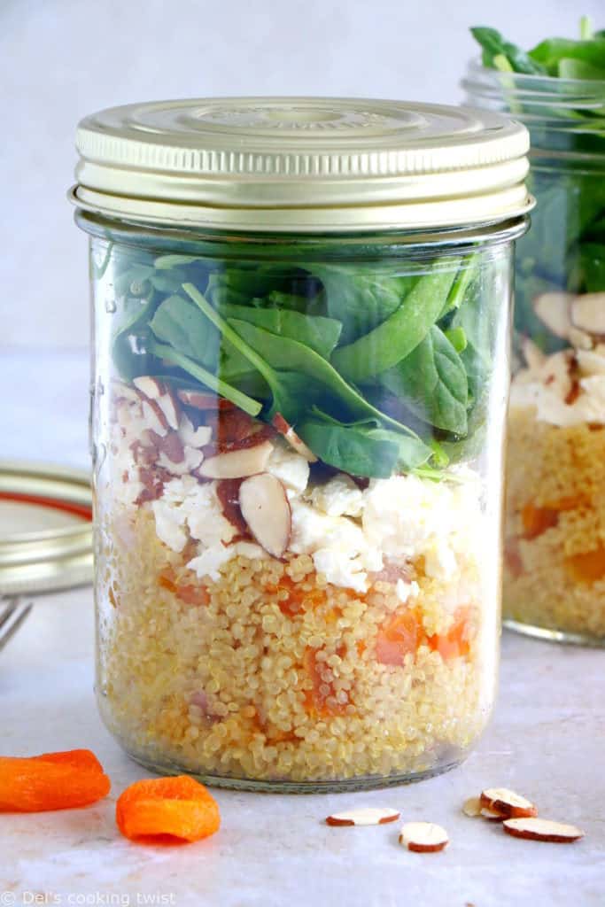 Récipient En Verre Hermétique Avec Salade De Quinoa En Couches