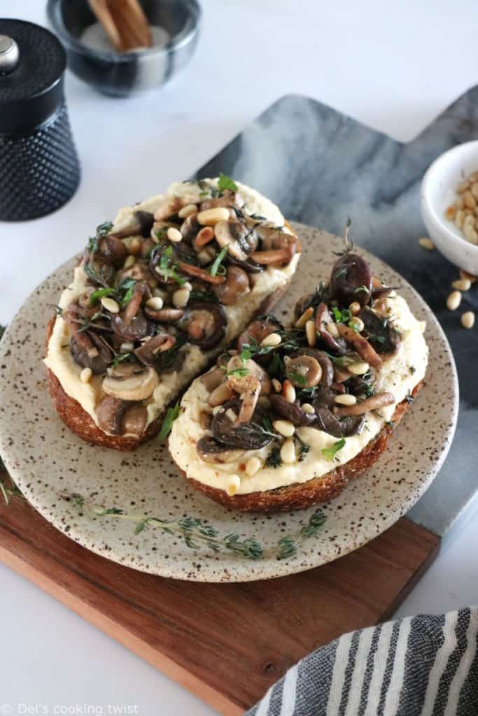 Garlic Mushroom Toast with Hummus - Del's cooking twist