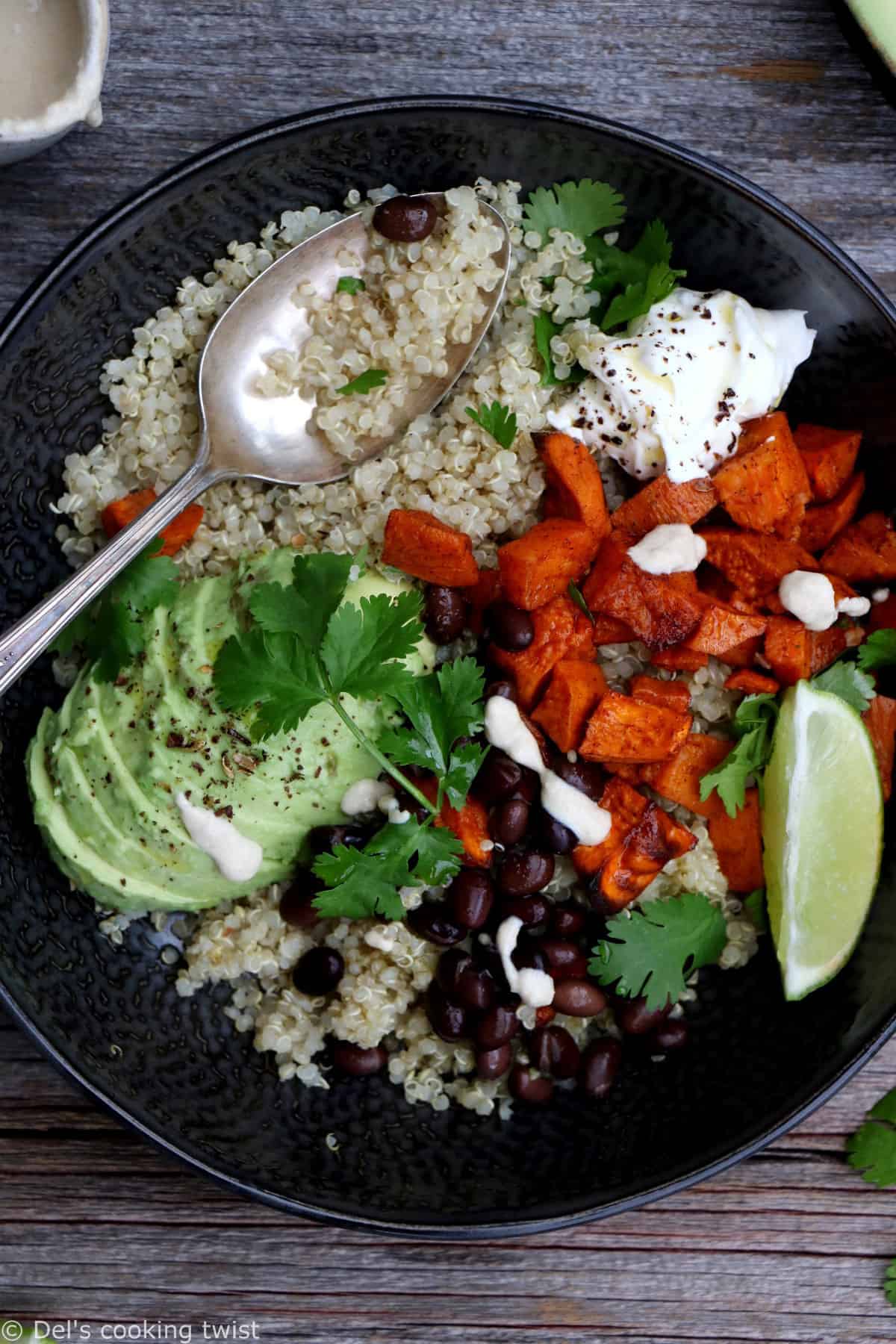 Recette de Plat de quinoa et haricots noirs végétalien