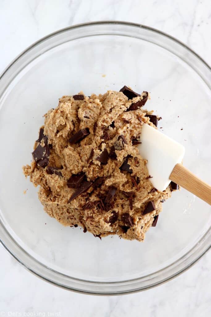 Retrouvez dans ces cookies à l'espresso et au chocolat noir des saveurs intenses et une texture parfaite.