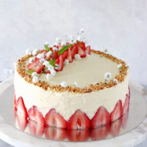 Fraisier Cake (French Strawberry Cake) - Del's cooking twist