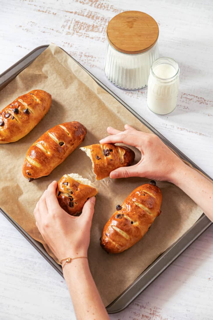 Chocolate chip vienna baguettes (also called "pains viennois", or "viennoises aux pépites de chocolat") are an easy French breakfast treat.