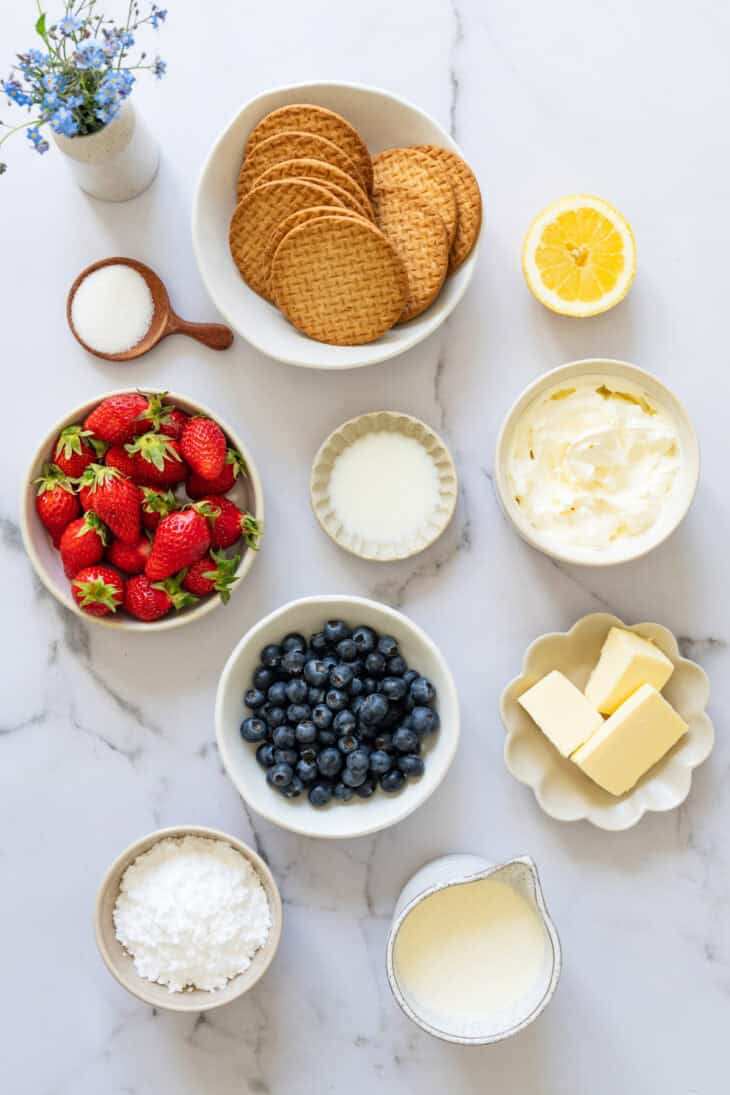 Ces verrines cheesecake sans cuisson en portions individuelles constituent un dessert à la fois léger, gourmand et facile à préparer, même lorsqu'on a des invités de dernière minute.