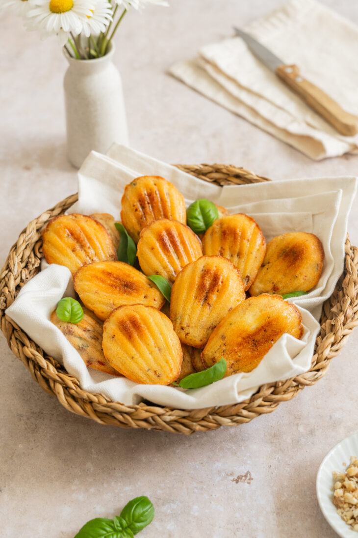 These delicate savory madeleines with goat cheese and sun-dried tomatoes are the perfect little appetizer treat, with a French touch!