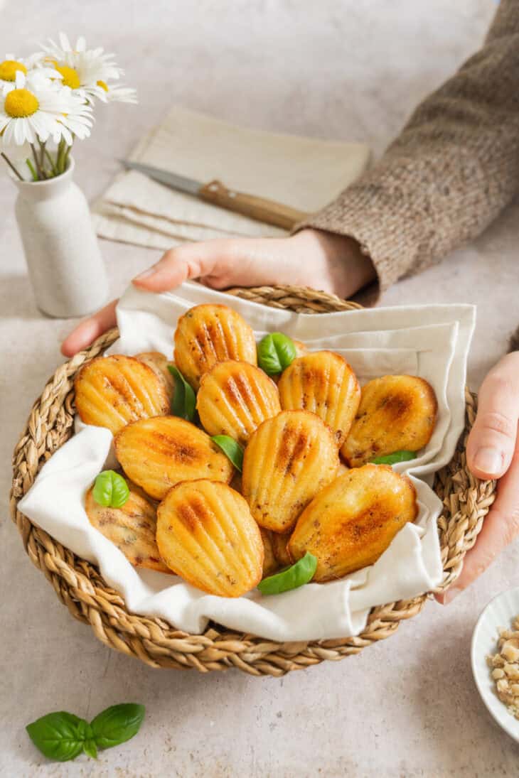 These delicate savory madeleines with goat cheese and sun-dried tomatoes are the perfect little appetizer treat, with a French touch!