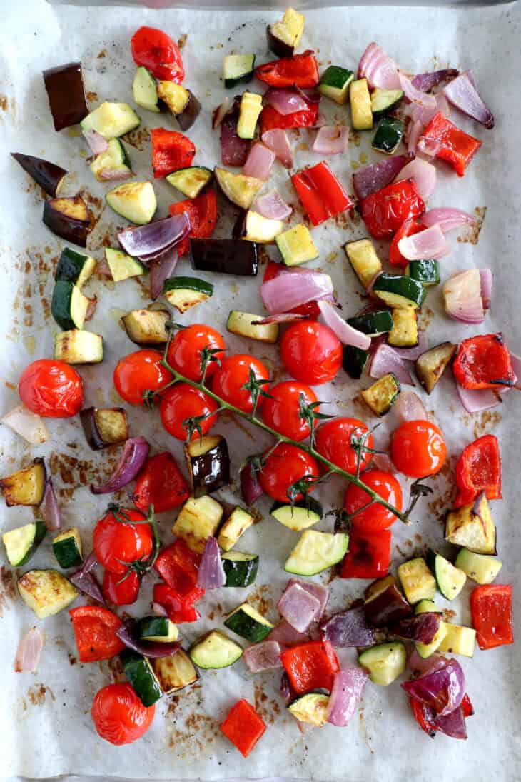 Balsamic roasted vegetable gnocchi with burrata is a simple vegetarian dish, bursting with flavors. Ready in 30 minutes, it is sure to become a family favorite!