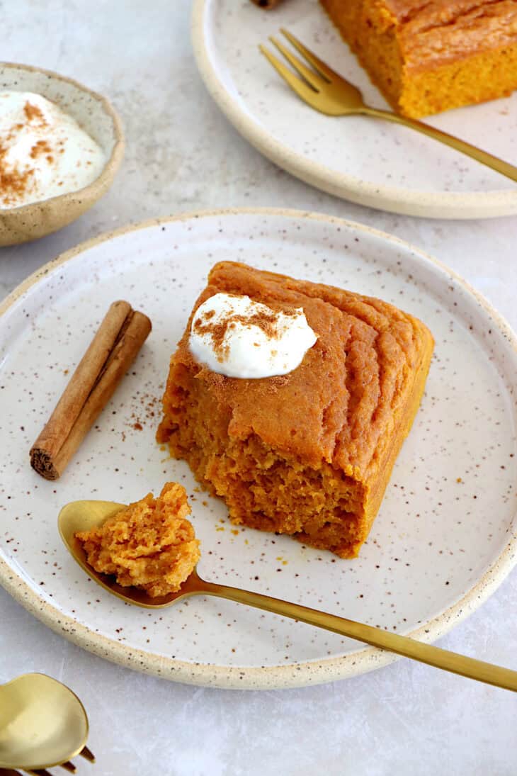 This easy, no-fuss healthy pumpkin cake is moist, tender, lightly sweetened, and loaded with warm and comforting pumpkin flavors.