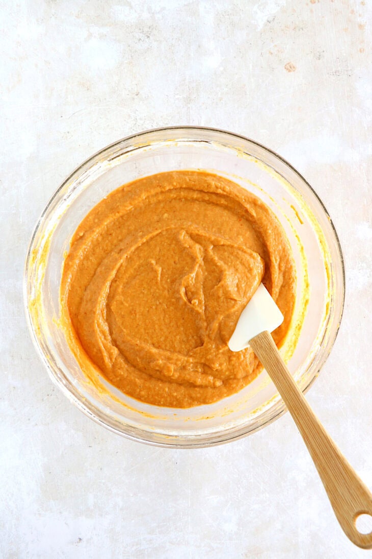 Ce gâteau moelleux à la courge healthy est moelleux à souhait, peu sucré, délicieusement parfumé et d'une simplicité enfantine.