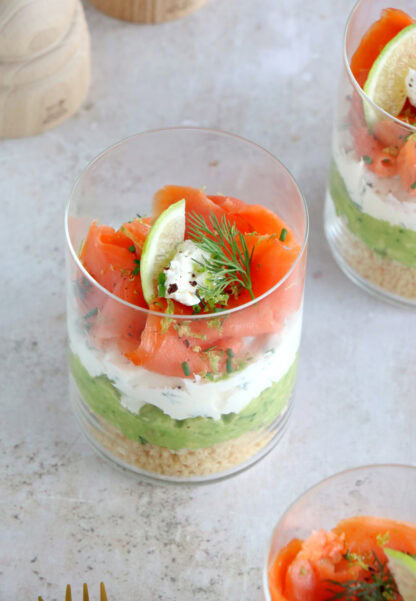 These smoked salmon avocado cheesecake verrines make an elegant no-bake starter or appetizer with a French touch.